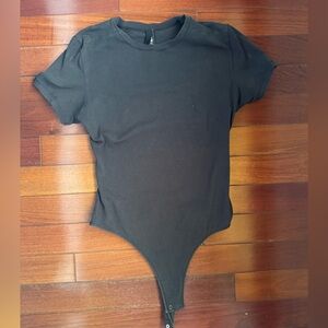 Skims short sleeve t shirt bodysuit M